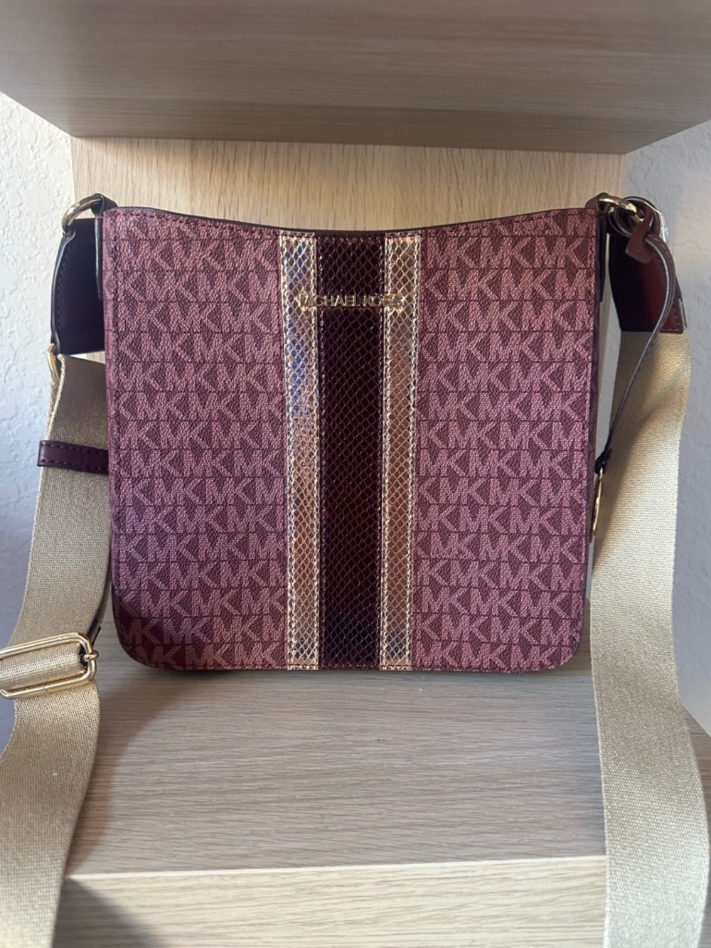 NWOT Michael Kors Jet Set Messenger Crossbody - Oxblood